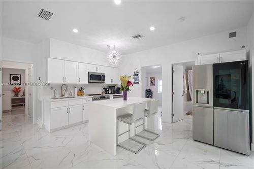925 Ne 4th St, Hallandale Beach, FL, 33009-3593 | Card Image