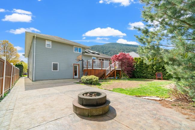 452 Naismith Avenue, House other with 5 bedrooms, 3 bathrooms and 6 parking in Harrison Hot Springs BC | Image 33