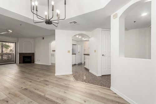 unit-225-5104 N 32nd St, Phoenix, AZ, 85018-1484 | Card Image