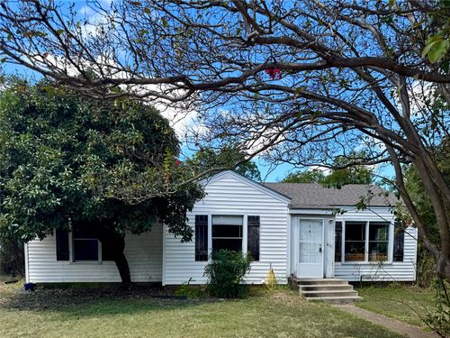 1201 W 11th St, Mcgregor, TX, 76657-1932 | Card Image