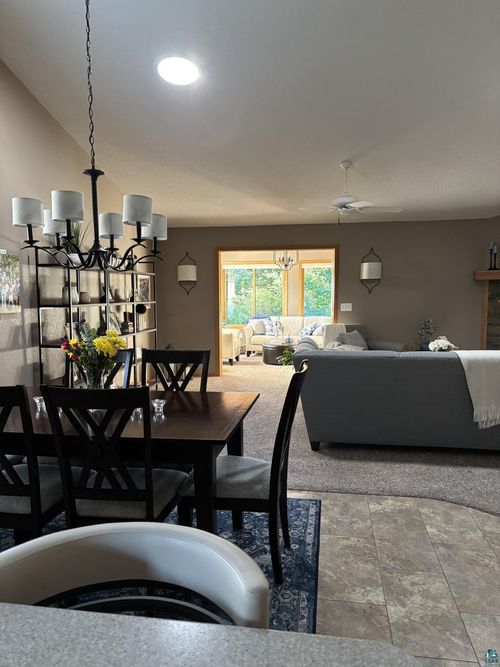 na-1142 Como Ave, Duluth, MN, 55811-2600 | Card Image