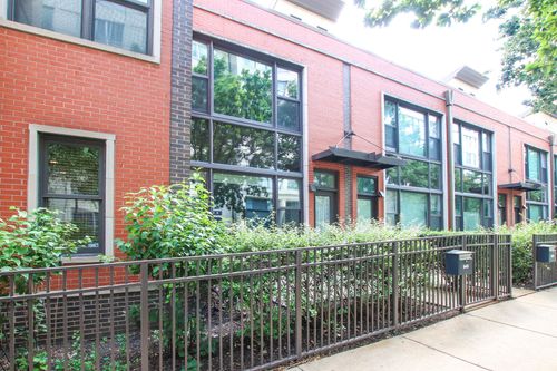 119-945 N Kingsbury St, Chicago, IL, 60610-7431 | Card Image