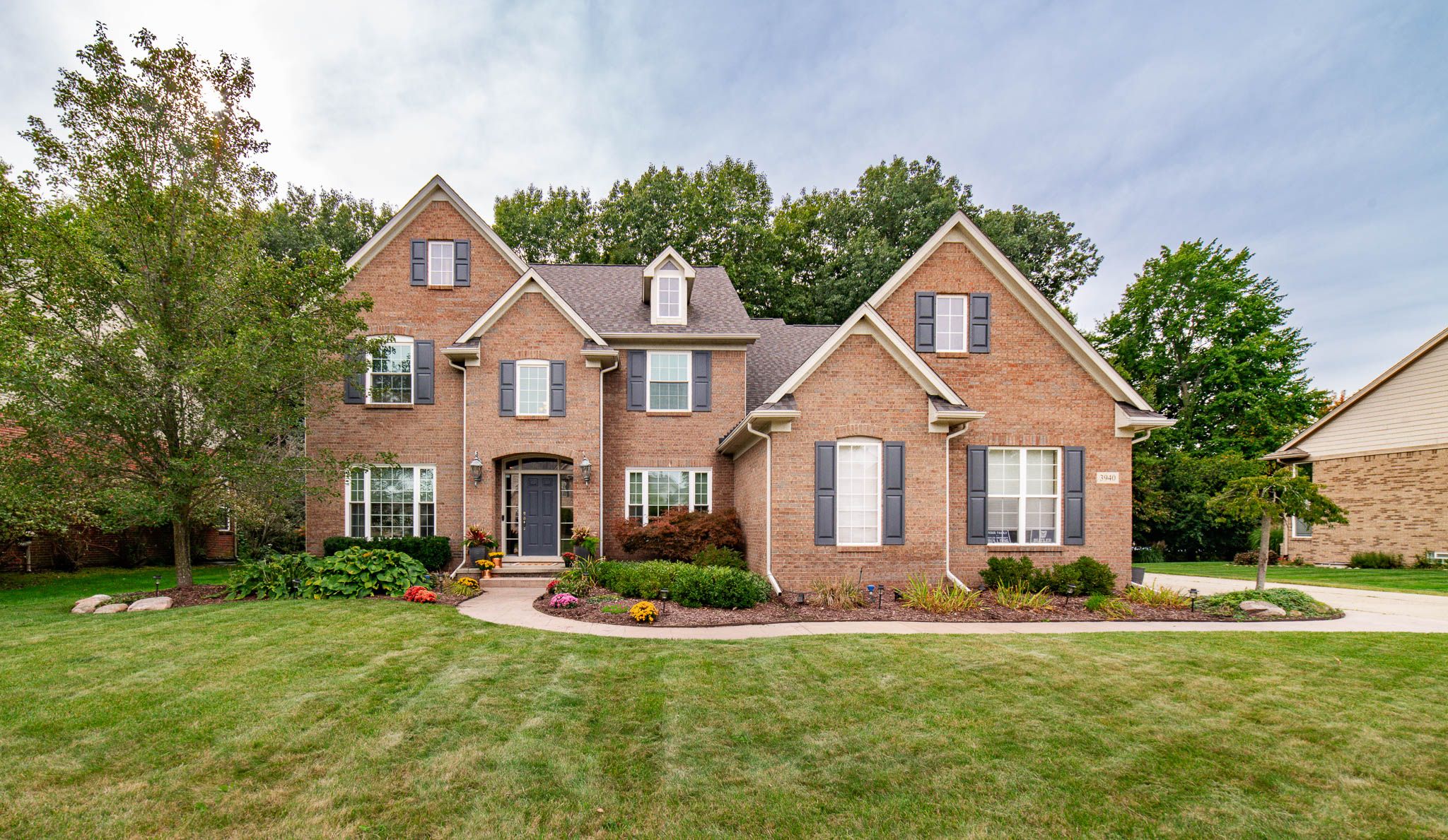 High Grove Way, Lake Orion, MI 48360
