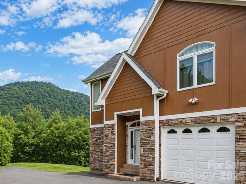 73 Dalya Rd, Swannanoa, NC, 28778-3622 | Card Image