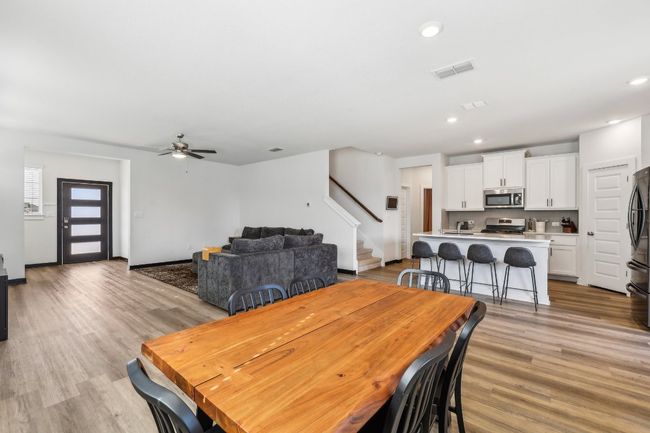 A dining space with a view – perfect for cozy dinners or festive gatherings. | Image 13
