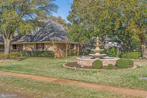 106 Fairmont Dr, Bossier City, LA, 71111-6008 | Card Image