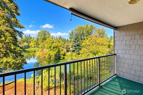 753-6702 139th Ave Ne, Redmond, WA, 98052-9568 | Card Image