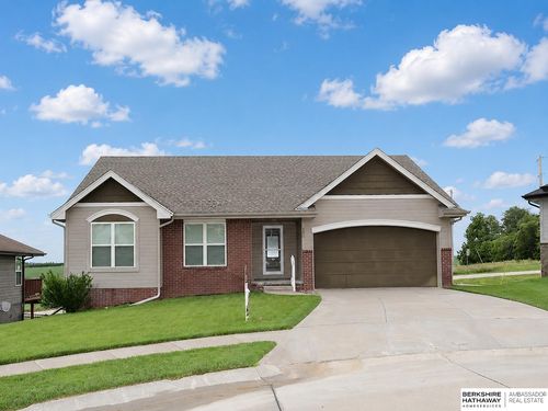 130 Broken Arrow Cir, Yutan, NE, 68073-3105 | Card Image