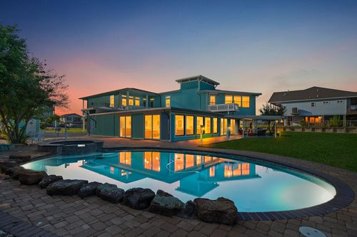 815 5th St, Dickinson, TX, 77539-2458 | Card Image