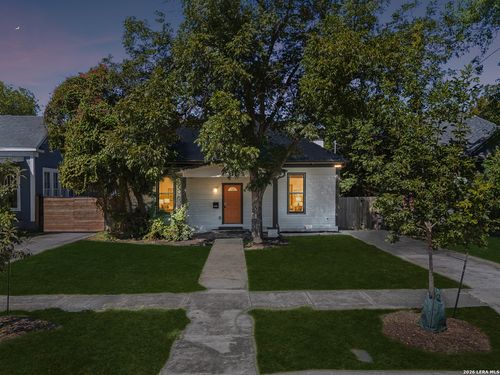 909 Hays St, San Antonio, TX, 78202-1223 | Card Image
