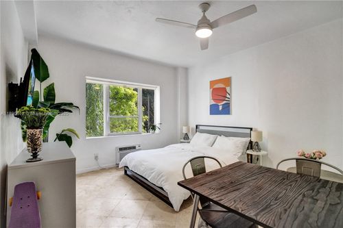 apt-204-255 W 24th St, Miami Beach, FL, 33140-4626 | Card Image