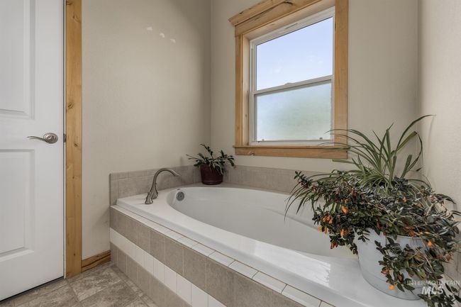 2175 Graham Blvd, Home with 4 bedrooms, 4 bathrooms and 2 parking in Vale OR | Image 37