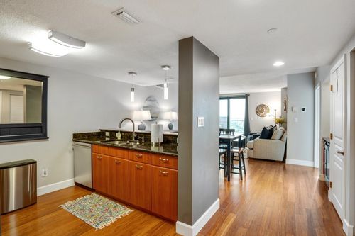 unit-511-300 S Duval St, Tallahassee, FL, 32301-1740 | Card Image