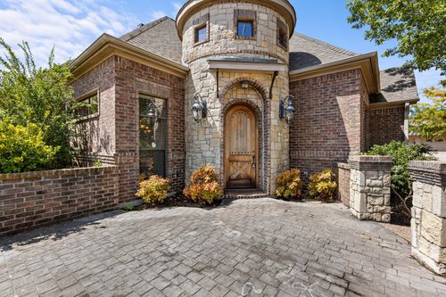 610 Vanishing Oaks Dr, Crawford, TX, 76638-3190 | Card Image