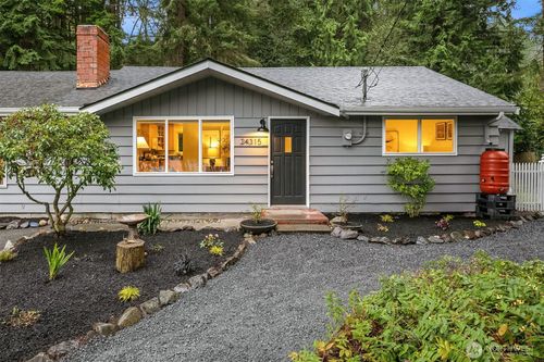 24315 104th Pl W, Edmonds, WA, 98020-5724 | Card Image