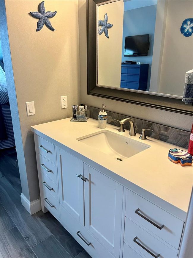 Primary Bathroom | Image 9