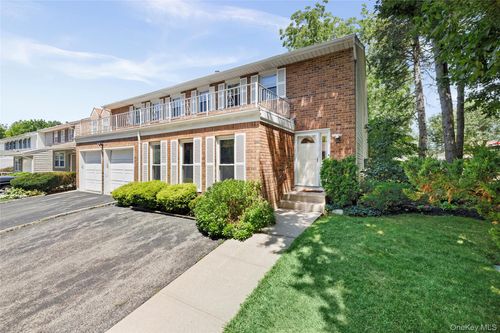 26 Jennings Ln, Woodbury, NY, 11797-3000 | Card Image
