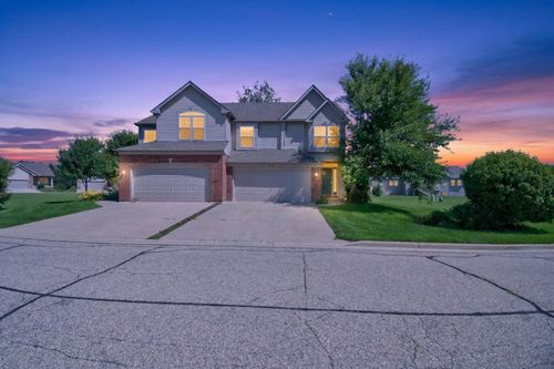 6582 Kristines Way, South Beloit, IL, 61080-9700 | Card Image