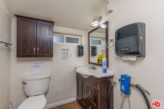 6957 Enfield Ave, House other with 6 bedrooms, 4 bathrooms and 4 parking in Reseda CA | Image 12