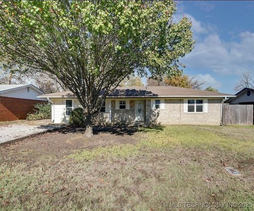 58 Wisteria St, Lone Grove, OK, 73443-6515 | Card Image