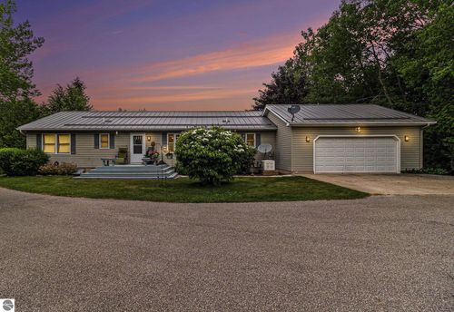 5505 Indian Trl, Frankfort, MI, 49635-9606 | Card Image