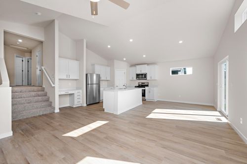 622 Redwood Loop N, Cambridge, MN, 55008-2905 | Card Image