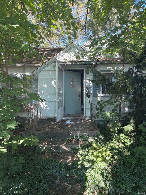 1509 College St, South Bend, IN, 46628-3069 | Card Image