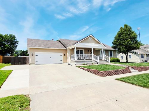 1125 Manor Dr, Chapman, KS, 67431-9575 | Card Image
