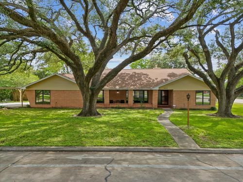 1613 S Hood St, Alvin, TX, 77511-3458 | Card Image