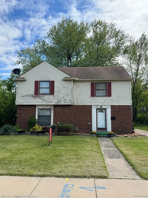 48-21746-48 Moross Rd, Detroit, MI, 48236-2112 | Card Image