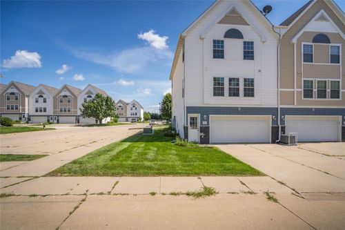 1151 Se Village View Ln, Ankeny, IA, 50021-4027 | Card Image