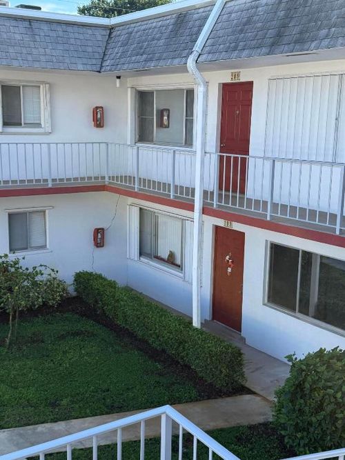 209-2960 Lake Osborne Dr, Lake Worth Beach, FL, 33461-5964 | Card Image