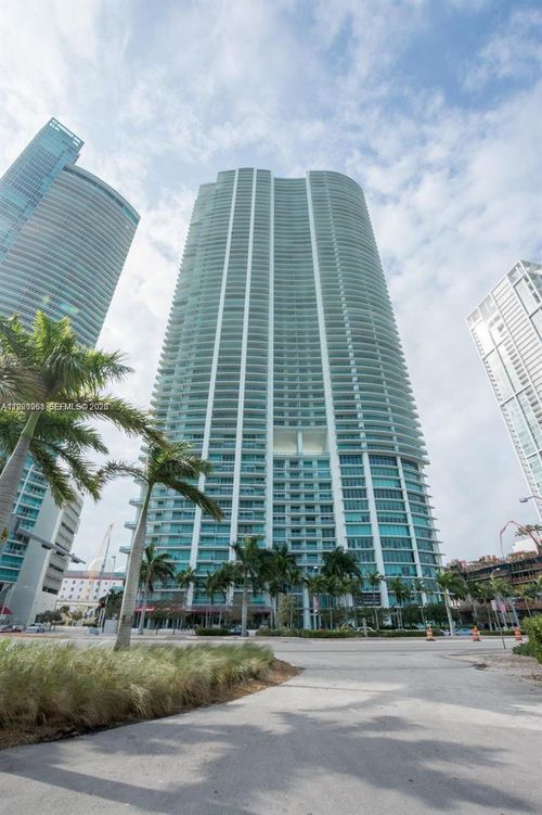 2112-900 Biscayne Blvd, Miami, FL, 33132-1561 | Card Image