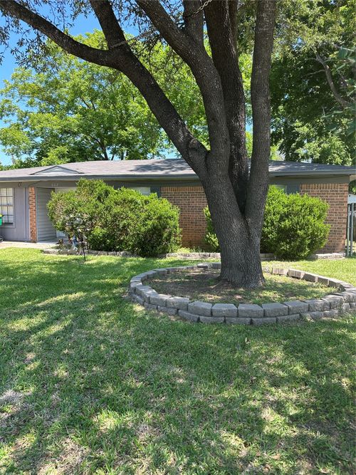 602 W Karnes Dr, Robinson, TX, 76706-5219 | Card Image