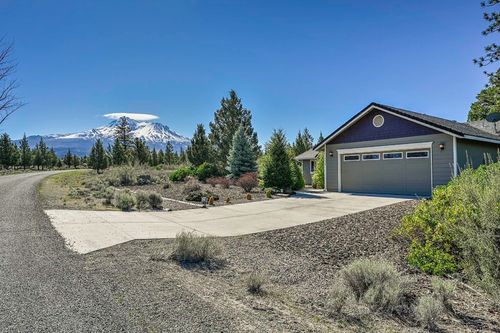 15535 Sherwood Rd, Weed, CA, 96094-9361 | Card Image