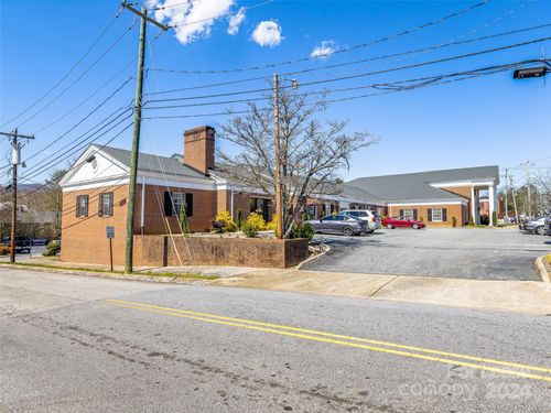 90 S Caldwell St, Brevard, NC, 28712-3624 | Card Image