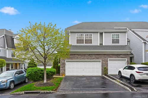 136 Hudson Pointe Dr, Poughkeepsie, NY, 12601-3938 | Card Image