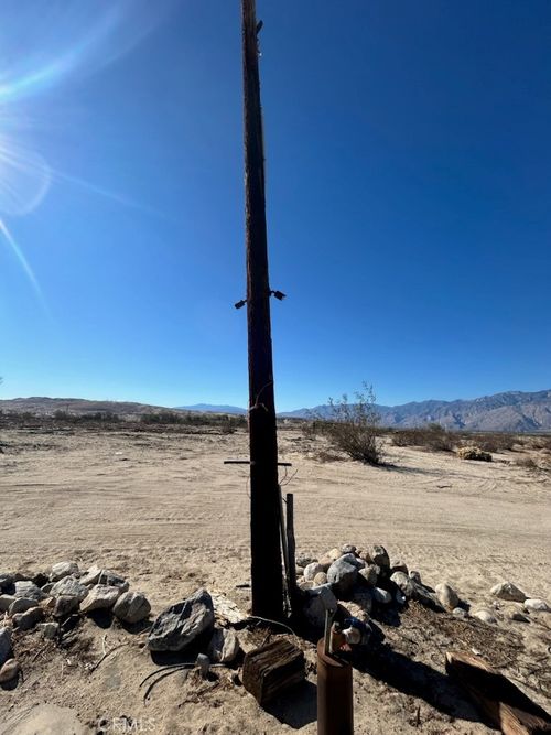 19520 Merganzer Rd, Desert Hot Springs, CA, 92241 | Card Image