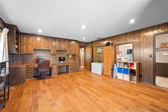 33742 Pleasant Valley Rd, House other with 3 bedrooms, 3 bathrooms and null parking in Poteau OK | Image 25