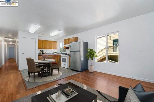 1547 23rd Ave, Oakland, CA, 94606-5018 | Card Image