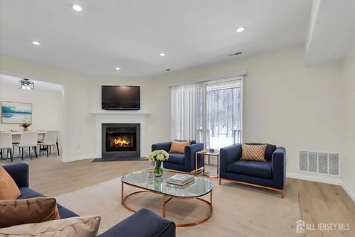 113-113 Heather Ct, Edison, NJ, 08820-1052 | Card Image