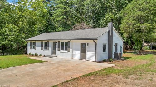 284 Rollingwood Dr, Hays, NC, 28635-9467 | Card Image