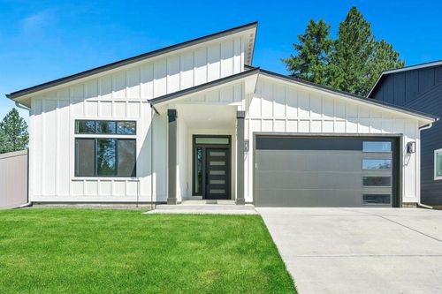 3137 E 36th Ave, Spokane, WA, 99223-4510 | Card Image