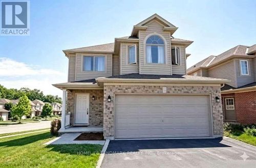 740 Oakcrossing Rd, London, ON, N6H5V9 | Card Image