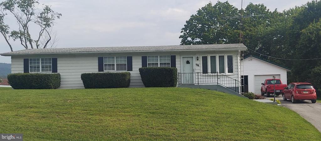 Mullen St, Fort Loudon, PA 17224