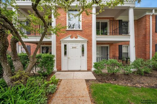 203-520 Shorely Dr, Barrington, IL, 60010-3304 | Card Image