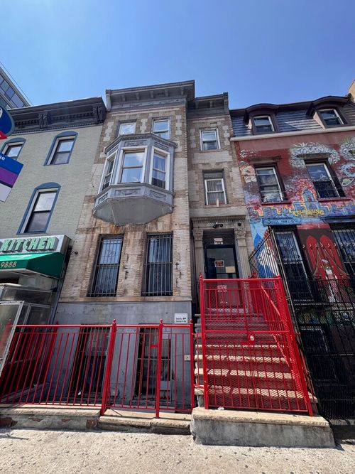 48 4th Ave, New York, NY, 10003-5201 | Card Image