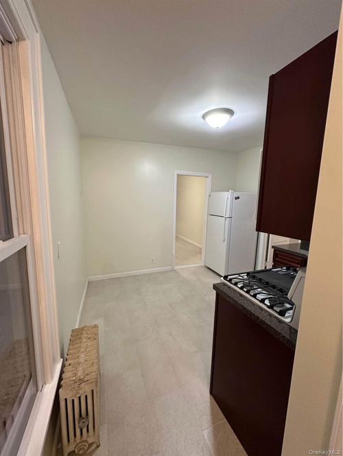 212 Jamaica Ave, Queens Village, NY, 11428-1635 | Card Image