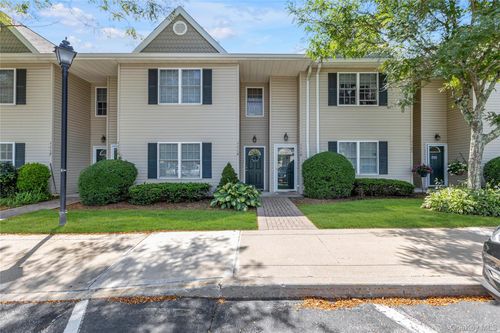 1118 Savoy Dr, Melville, NY, 11747-5281 | Card Image