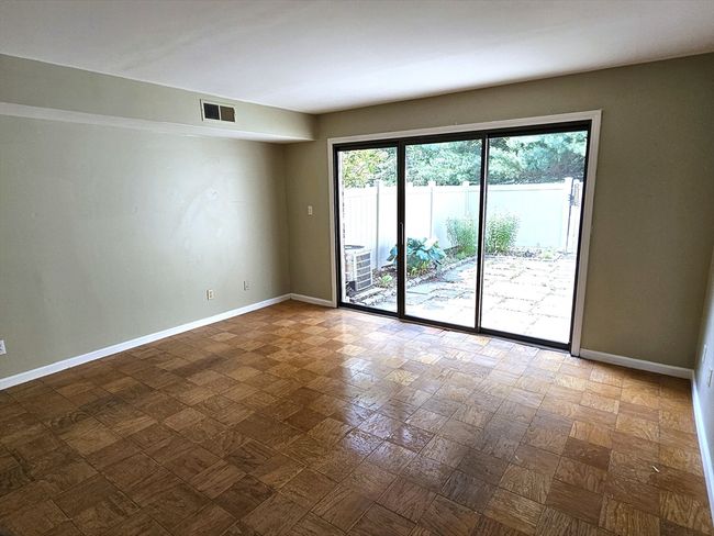 0 - 403 Windsor Dr, Condo with 2 bedrooms, 2 bathrooms and 1 parking in Framingham MA | Image 6